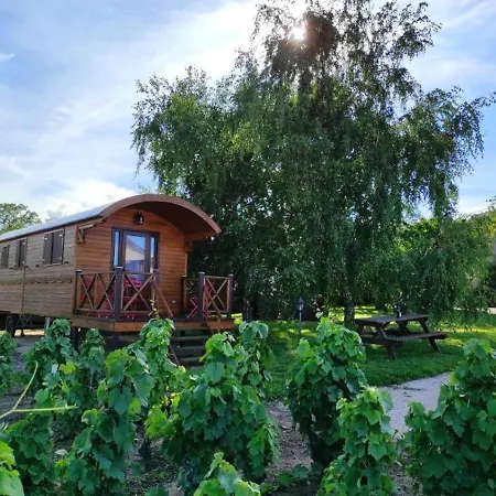 La Roulotte De * Chiroubles